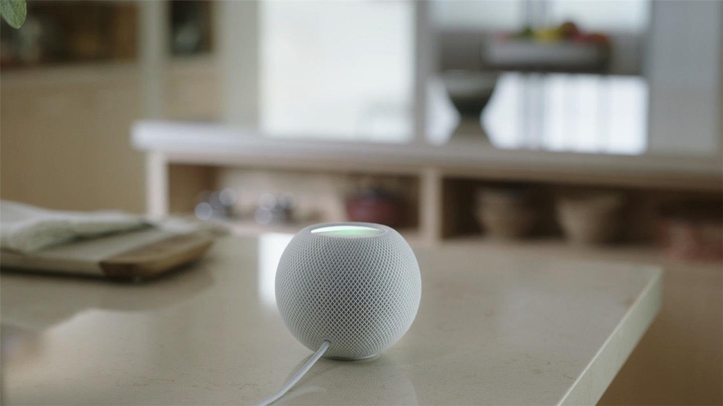 苹果 HomePod mini‌ 电源线同样不可拆卸：但或能用 USB-C 移动电源供电