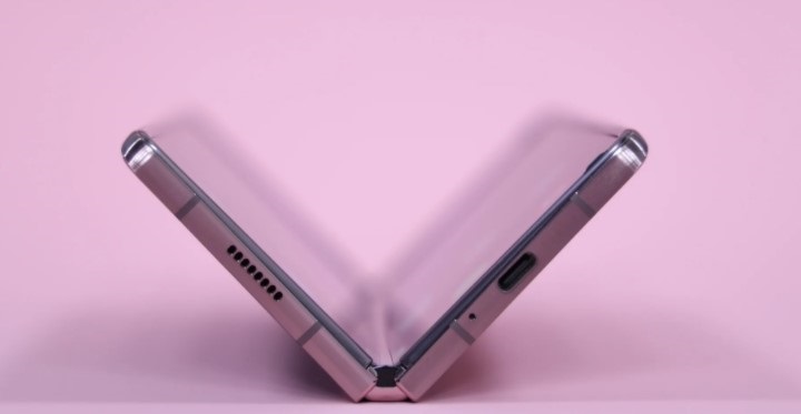 报告：三星 Galaxy Z Fold 3 具有更厚的 UTG 玻璃，搭载 S Pen