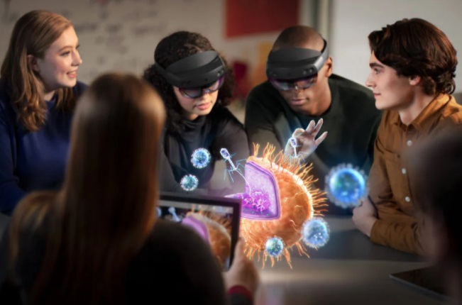 微软 HoloLens 2 获得 Win10 21H1 正式版更新：Chromium Edge 浏览器、全新设置、全息键盘滑动输入