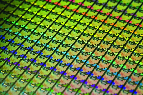 华虹半导体宣布量产90nm BCD工艺：性能高、核心面积小