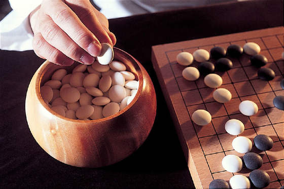 神秘扫地僧横扫围棋国手，谁是幕后主使？