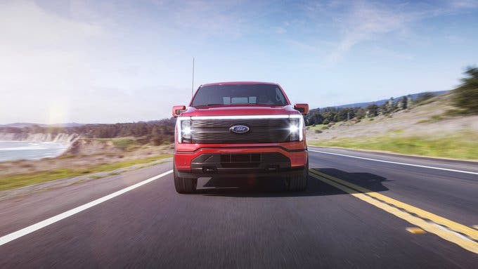 福特 F-150 Lightning 电动卡车规格确认： EPA 续航达 320 英里